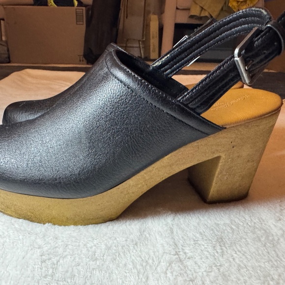 Universal Thread Black Clog size 11 - Picture 3 of 8